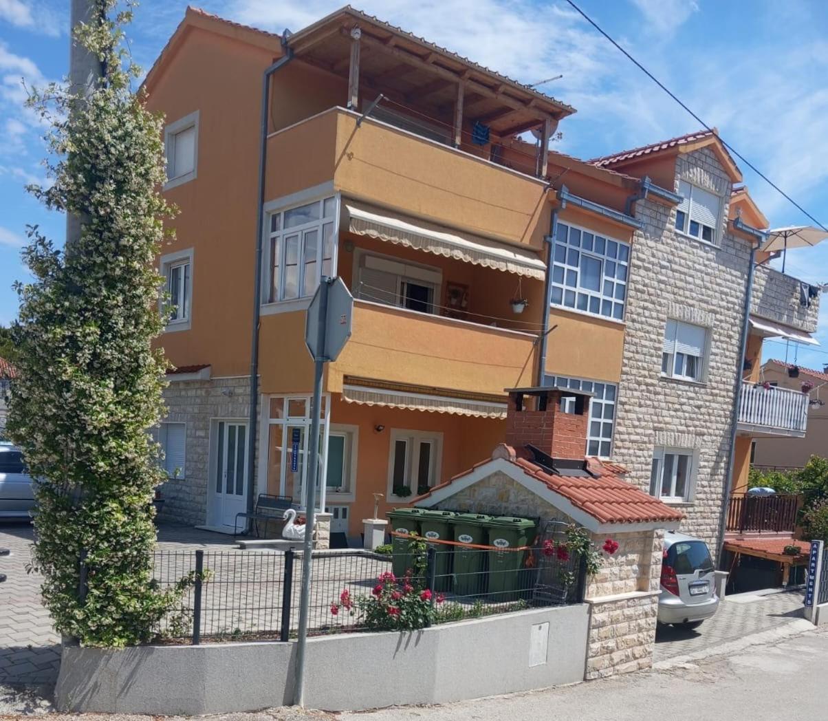 Apartment Radalj Kastela Exterior photo